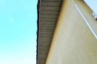 Angle de façade et bord de toit après travaux