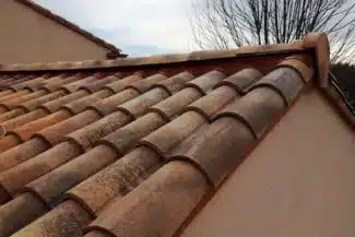 Ligne de faîtage réparée sur une toiture à Plaisance-du-Touch