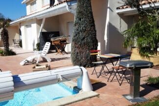 Terrasse en travaux avec matériel de ravalement à Fonsorbes
