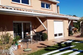 Façade arrière rénovée avec terrasse à Fonsorbes
