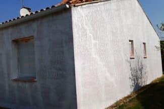Mur pignon préparé avant application de l'enduit à Plaisance-du-Touch