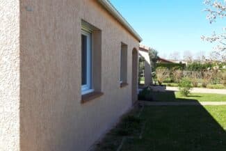 Pignon blanc après application du nouvel enduit à Plaisance-du-Touch