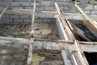 Charpente Ancienne Dégradée Avant Remplacement