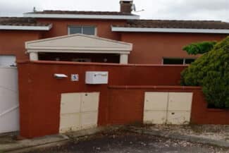 Muret D'entrée Et Boîtes Aux Lettres Après Nettoyage
