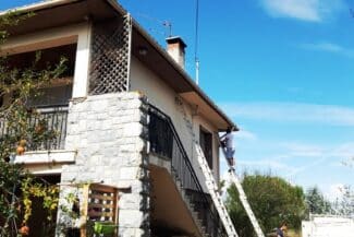 Planche de rive en bois remplacée sur un débord de toit à Colomiers