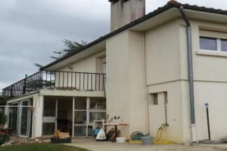 Maison à étage Avec Escalier Extérieur Après Travaux à La Salvetat-Saint-Gilles