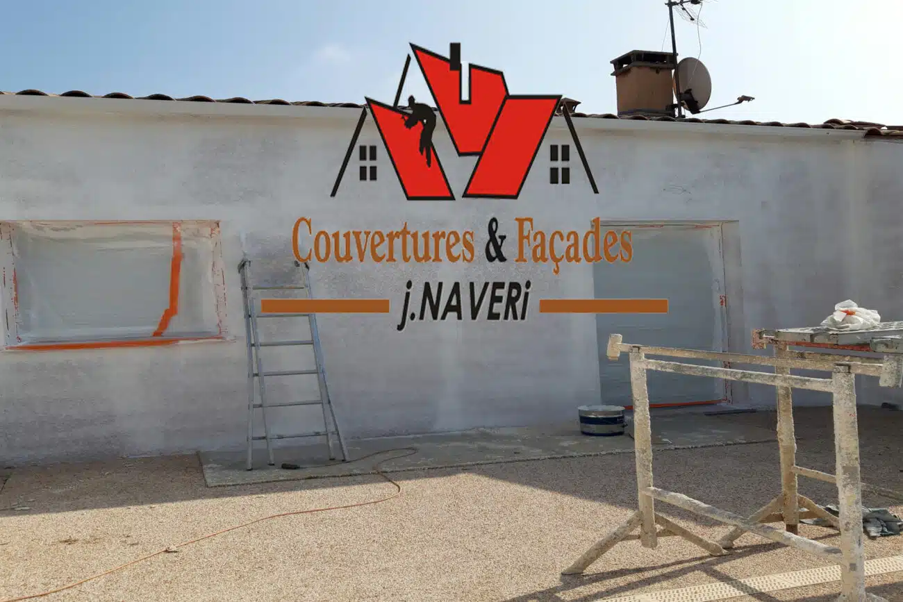 Chantier de façade avec échelle et matériel de l'entreprise - couvreur Plaisance-du-Touch