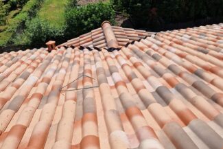 remplacement tuile manquante couvreur toulouse J Naveri