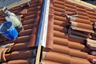 Closoir ventilé déroulé le long du faîtage à Toulouse