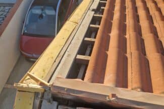 Bord de toit et chevrons repris sous les tuiles à Toulouse