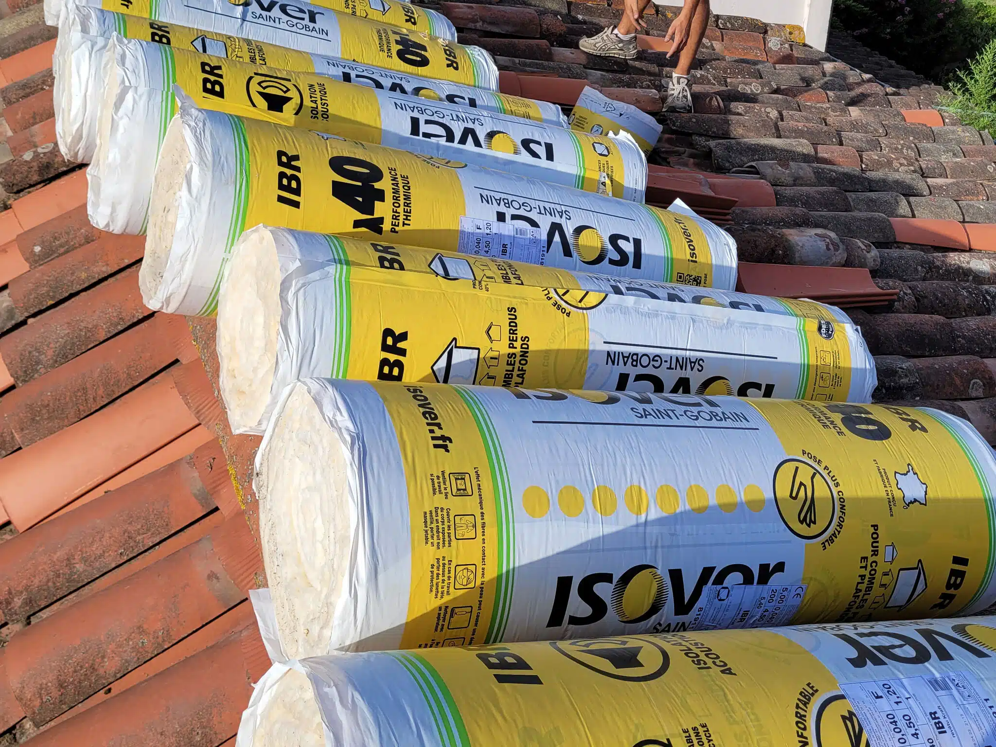 isolation-toiture-couvreur-labege-J-naveri-31 Rouleaux d'isolant livrés sur le chantier à Labège