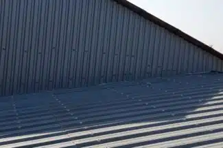 Faîtage et fixations du bac acier terminés, Salies-du-Salat
